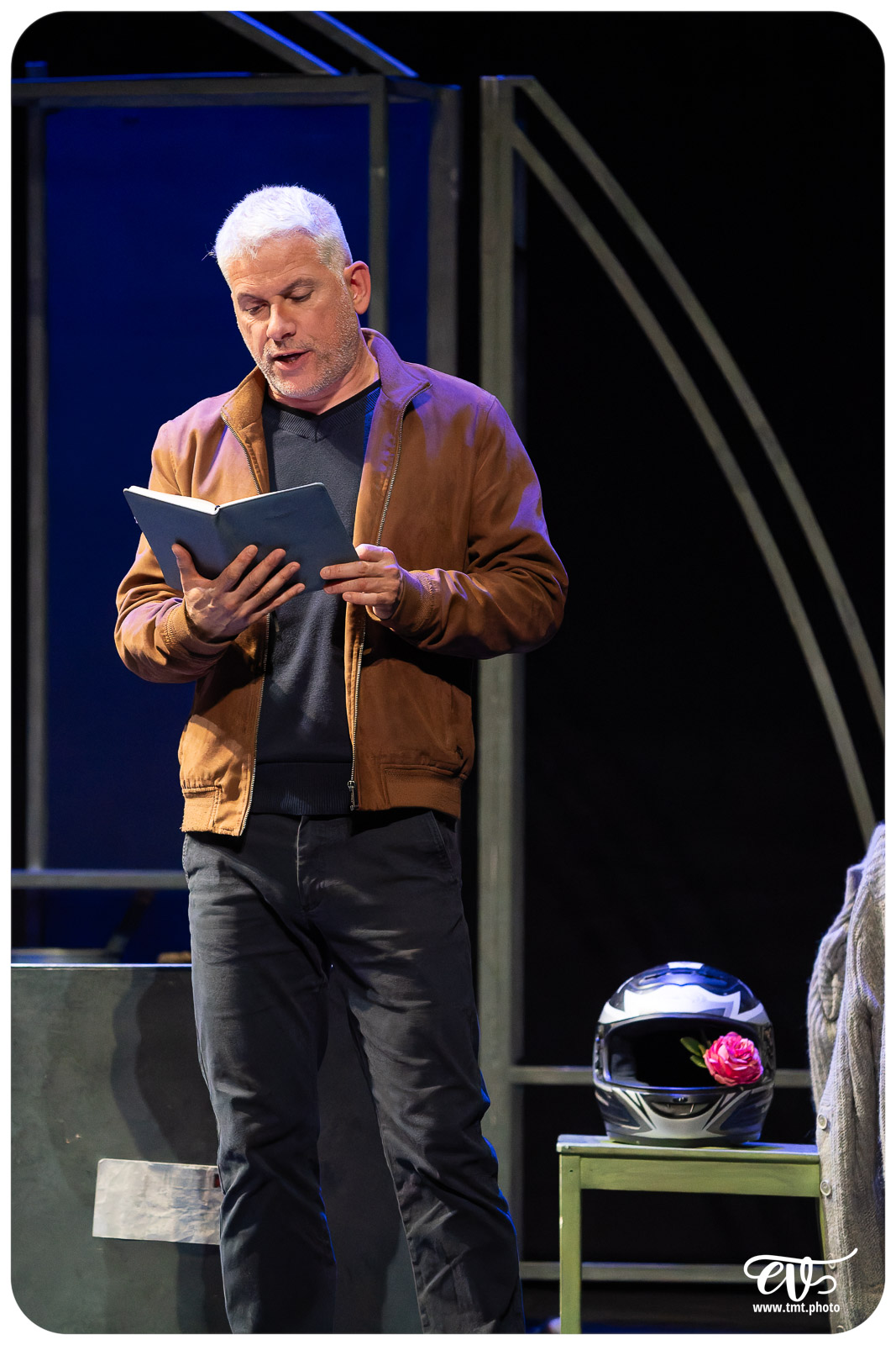 CHANGER L'EAU DES FLEURS (MATRIOSHKA PRODUCTIONS)